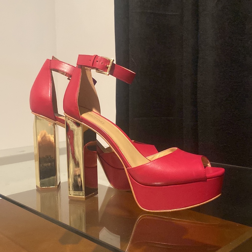 MK Platform burgundy/lipstick Red 7.5 Heels